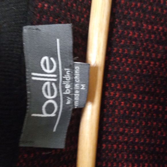 Red and Black Belle Carrigan - Picture 2 of 3